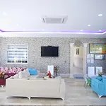 Sayanora Hotel Side