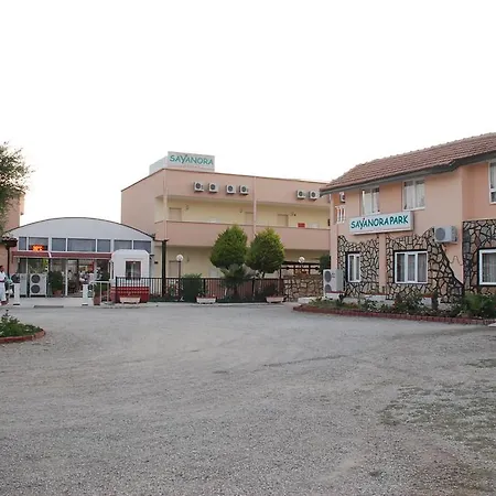 Sayanora - 3*